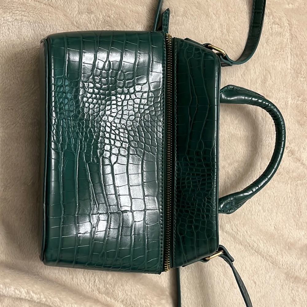 Cute crocodile green purse